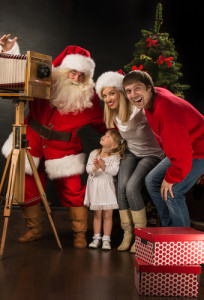 Score a free picture with Santa at Bass Pro Shop's Santa's Winter Wonderland Event! Via Shutterstock.