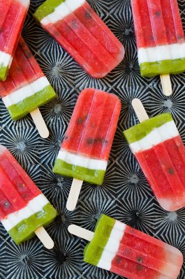 Temperatures are rising and what better way to cool down than a homemade popsicle? We've got 6 easy popsicle recipes to beat the heat!