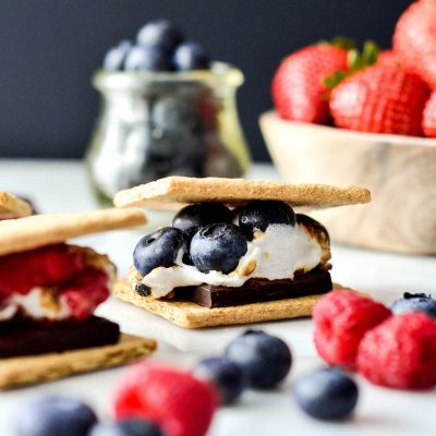 Summer is s'mores season so eat them while you can! Go traditional or mix it up with these 6 unusual s'mores recipes!