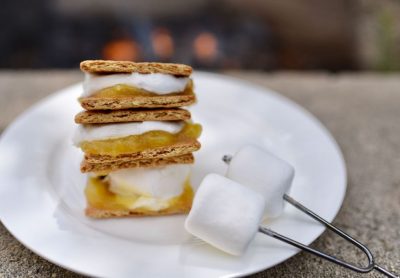 Summer is s'mores season so eat them while you can! Go traditional or mix it up with these 6 unusual s'mores recipes!