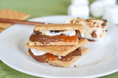 Summer is s'mores season so eat them while you can! Go traditional or mix it up with these 6 unusual s'mores recipes!