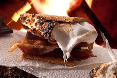 Summer is s'mores season so eat them while you can! Go traditional or mix it up with these 6 unusual s'mores recipes!