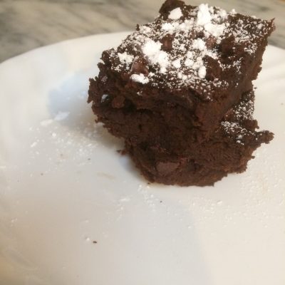 IMG_0232Black bean avocado brownies are packed with protein, fiber, antioxidants, and beneficial fats, making them the perfect lunchbox treat!