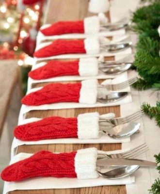 Bring in the holiday spirit with these cheap and easy (and pretty!) Dollar Tree decor ideas! No one will ever guess how little you spent!